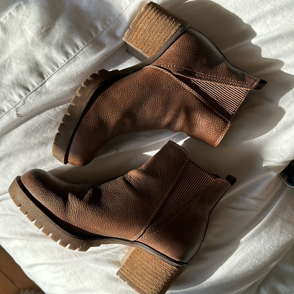 Brown Leather 2 inch heeled boot
